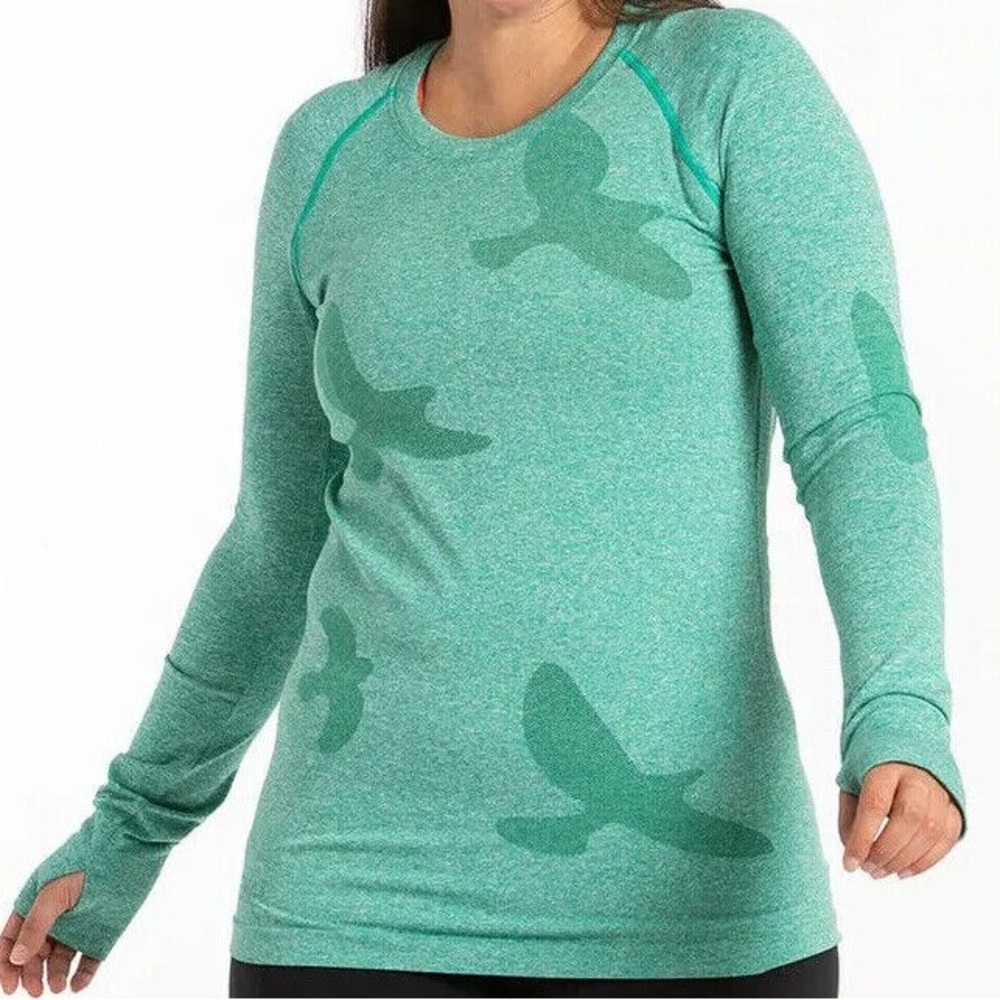Oiselle Flyte Long Sleeve Seamless Active Shirt w/Thumbholes in Shelly Green - Picture 1 of 9